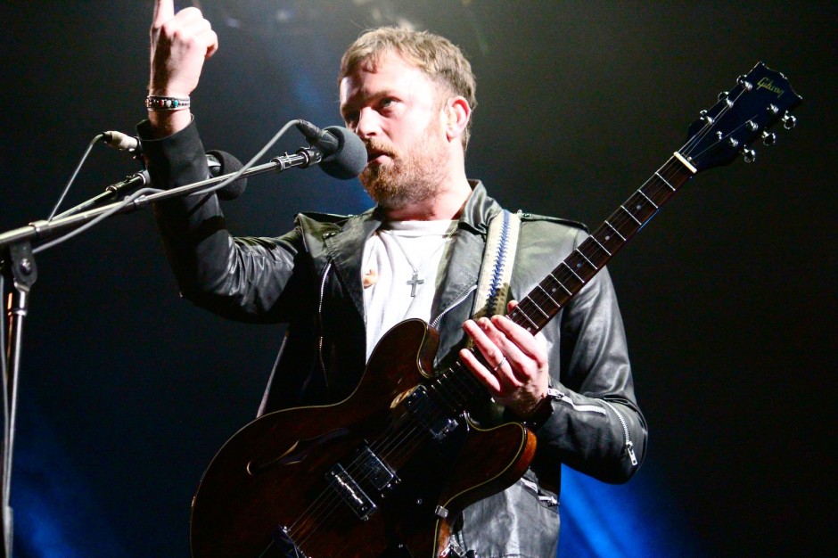 Back Beat Seattle Show Review & Photos Kings of Leon KeyArena