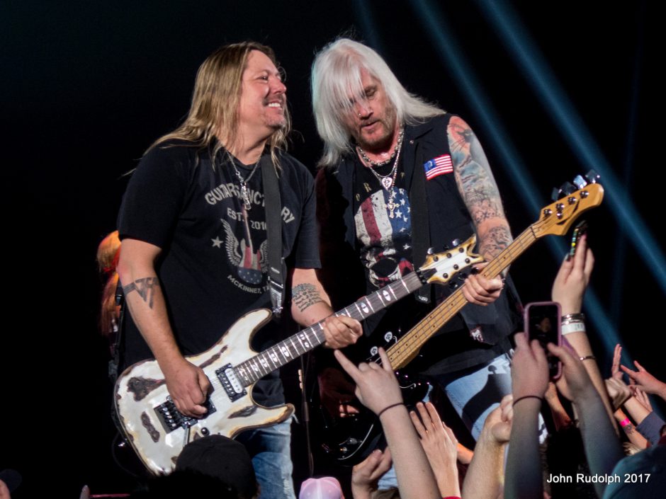 Back Beat Seattle Photos Bret Michaels Band with Warrant ShoWare