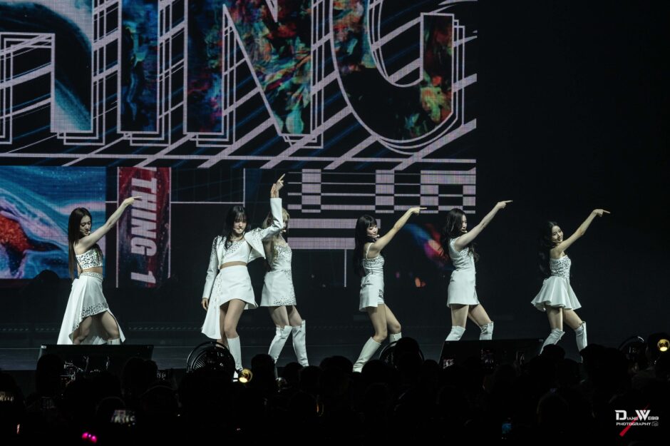 STAYC - Paramount Theater 2025-10-2 - Photo By Diane Webb