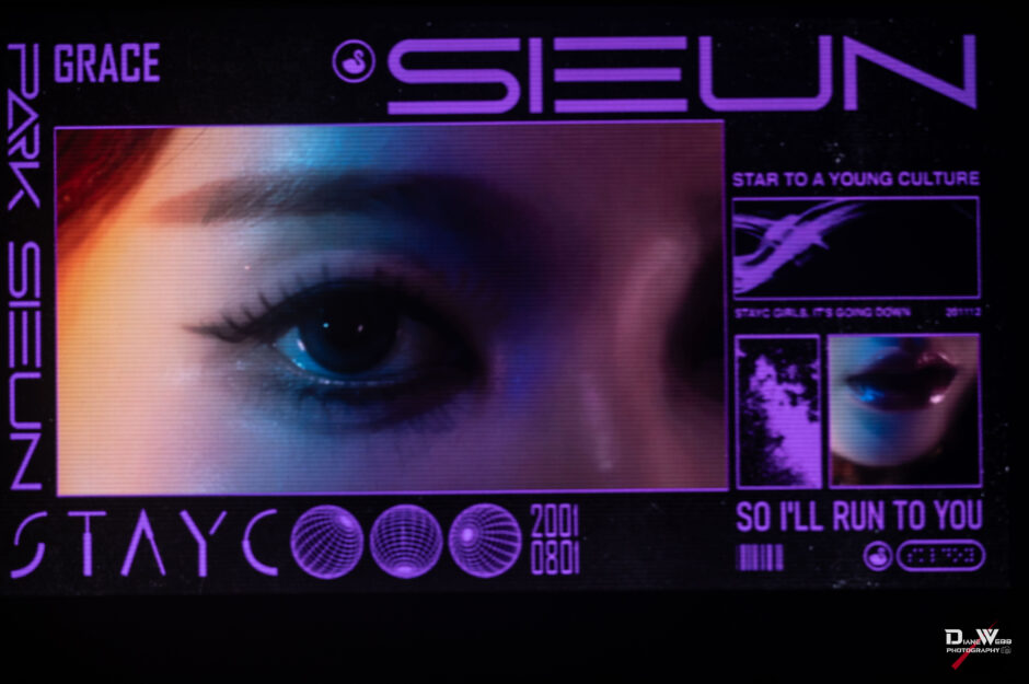 STAYC - Paramount Theater 2025-10-2 - Photo By Diane Webb