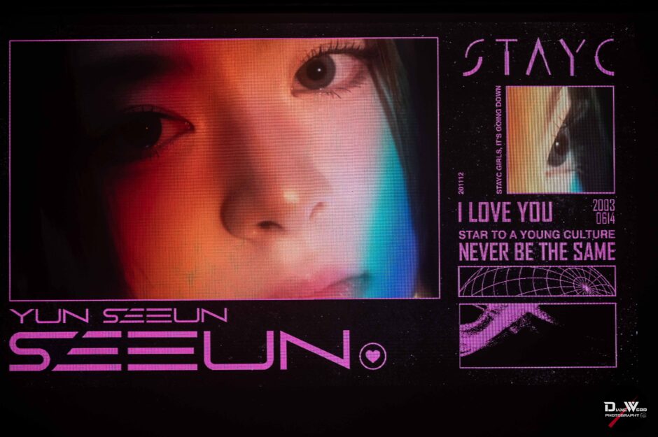 STAYC - Paramount Theater 2025-10-2 - Photo By Diane Webb